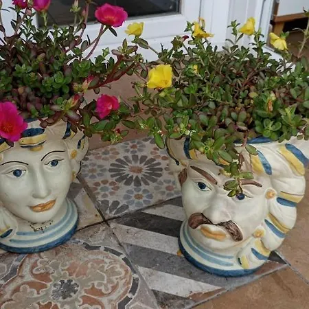 La Mora Bed and Breakfast 3*